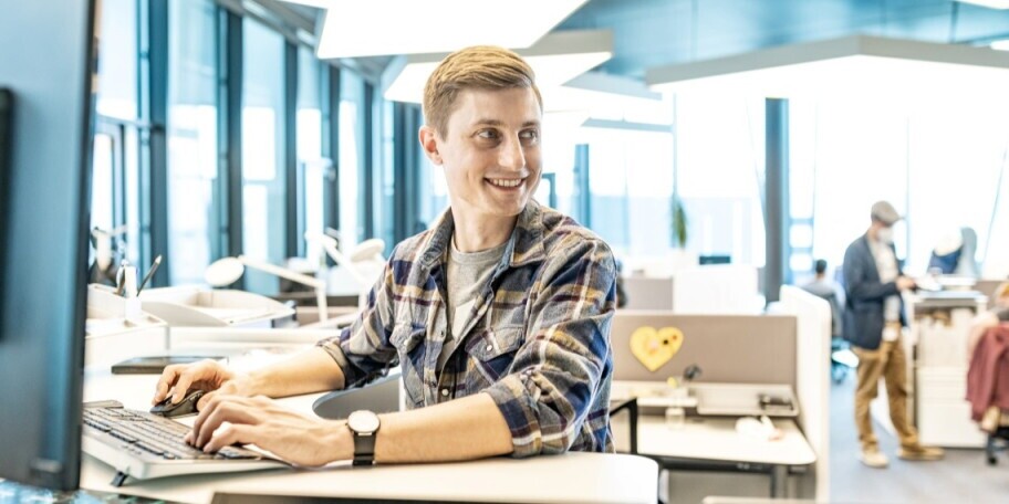 Customer Support Specialist (f/m/d), 1. image